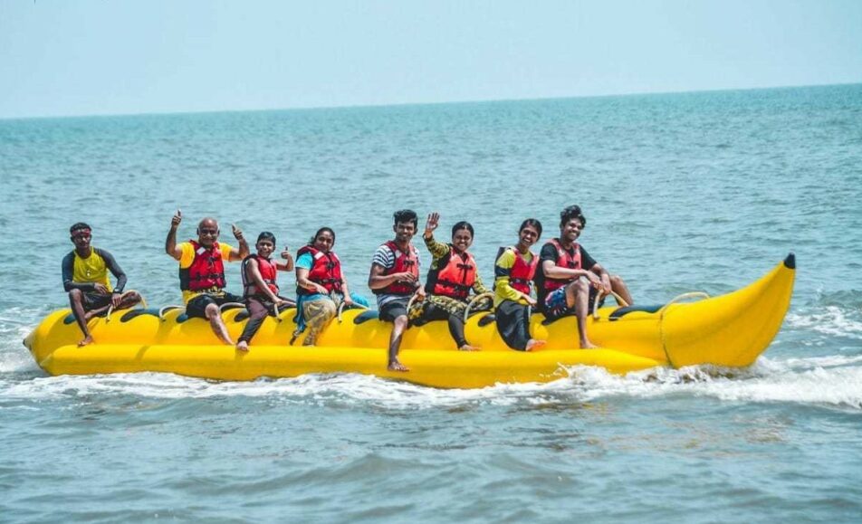 banana boat ride in kochi